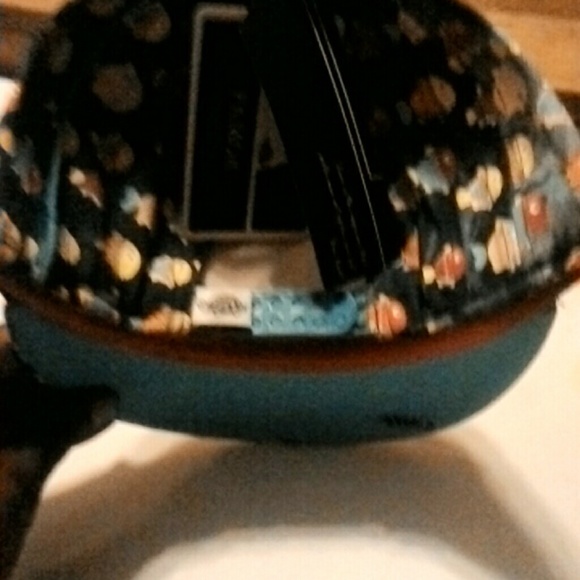 Snapbacks - Picture 2 of 2